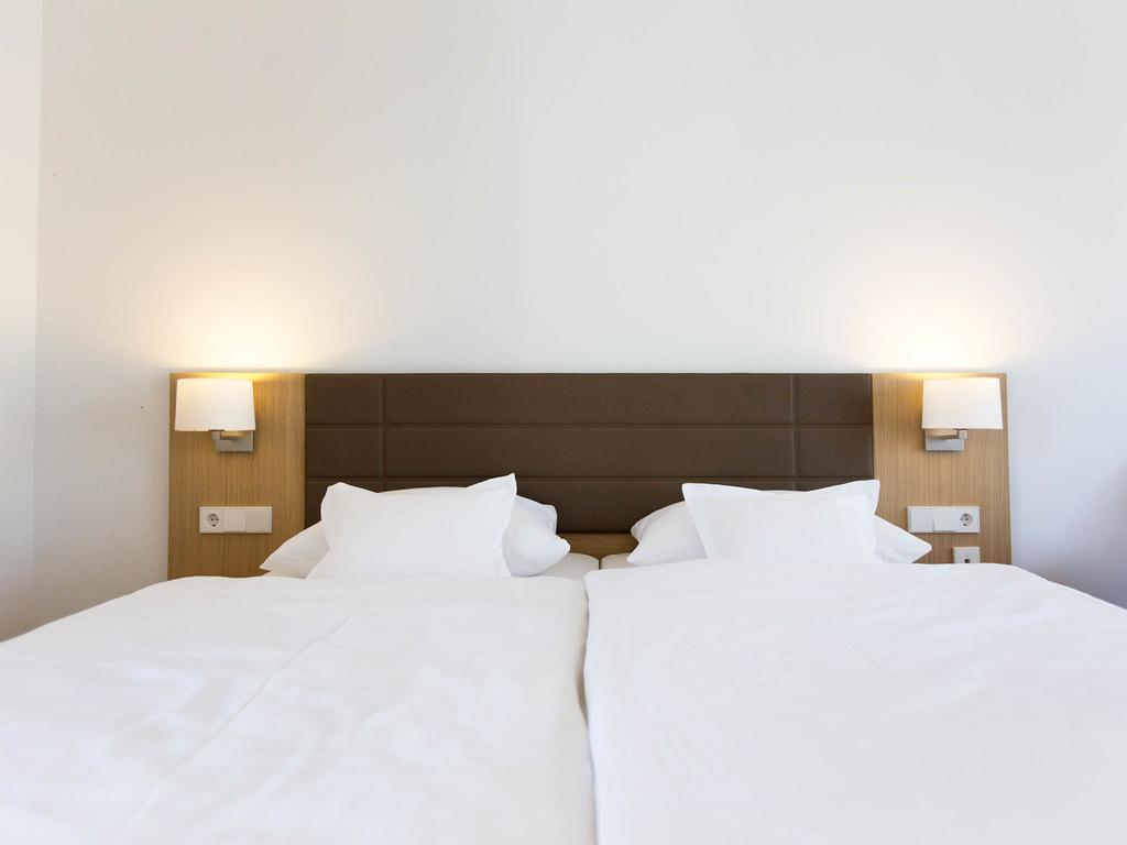 Hotel Seepark Garni ユーバーリンゲン エクステリア 写真
