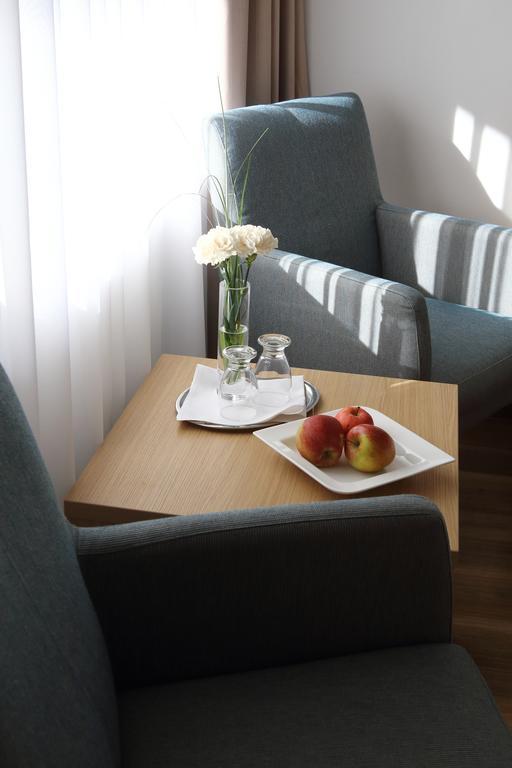 Hotel Seepark Garni ユーバーリンゲン エクステリア 写真