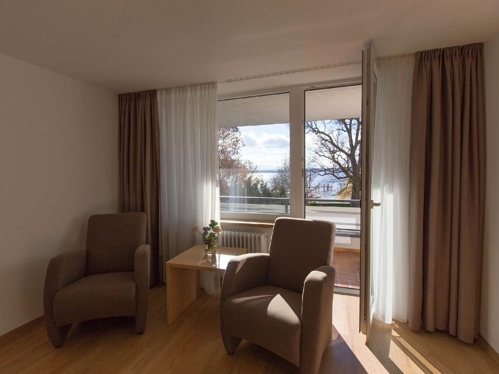 Hotel Seepark Garni ユーバーリンゲン エクステリア 写真