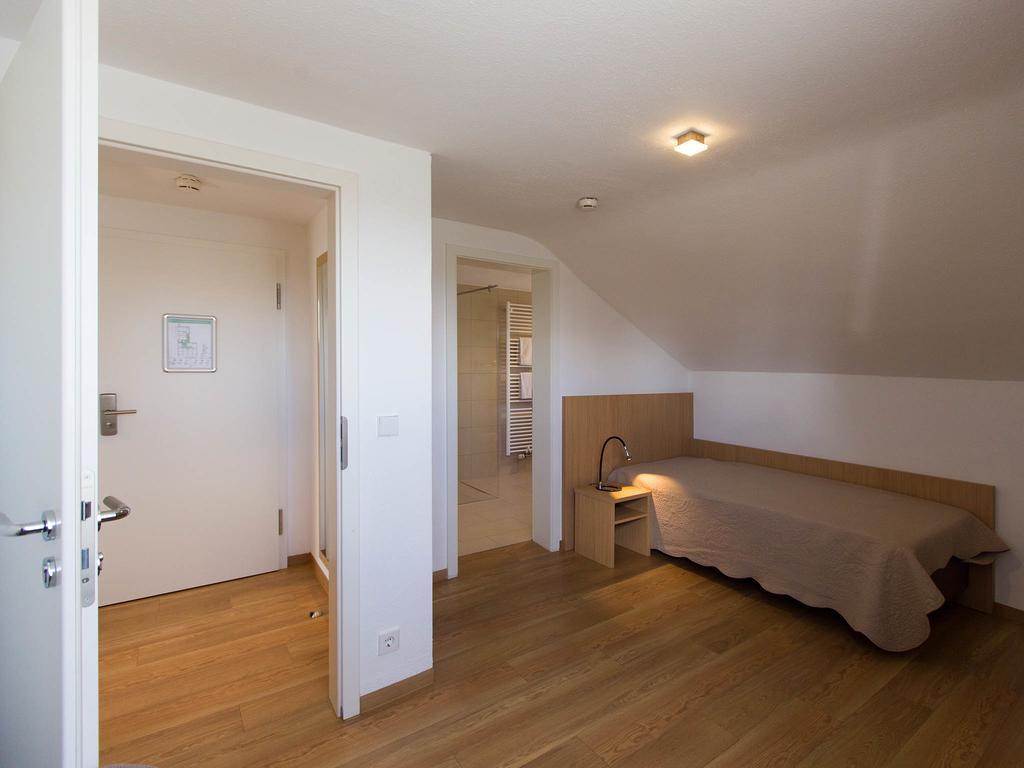 Hotel Seepark Garni ユーバーリンゲン エクステリア 写真